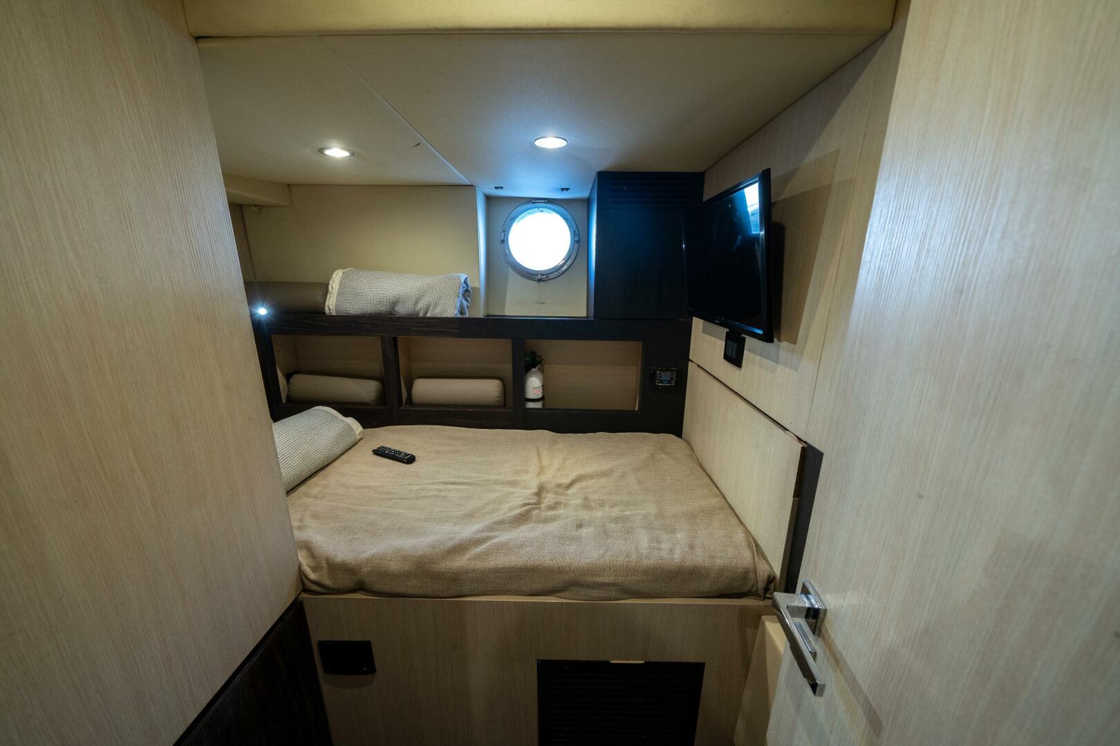 Slide: The Image of Azimut 72 Fly 2016 - 5133229