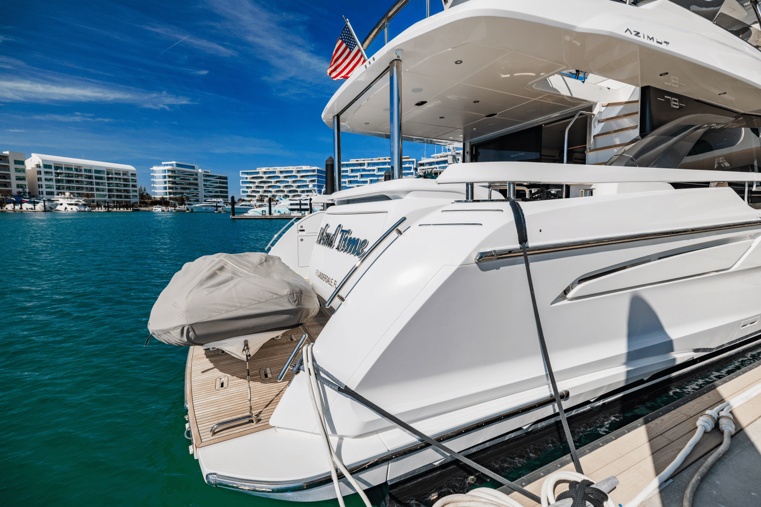 Slide: The Image of Azimut 78 FLY 2023 - 10