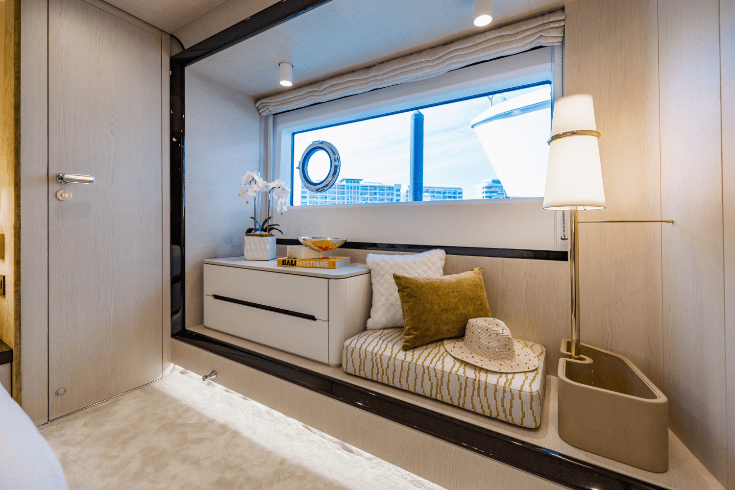 Slide: The Image of Azimut 78 FLY 2023 - 102