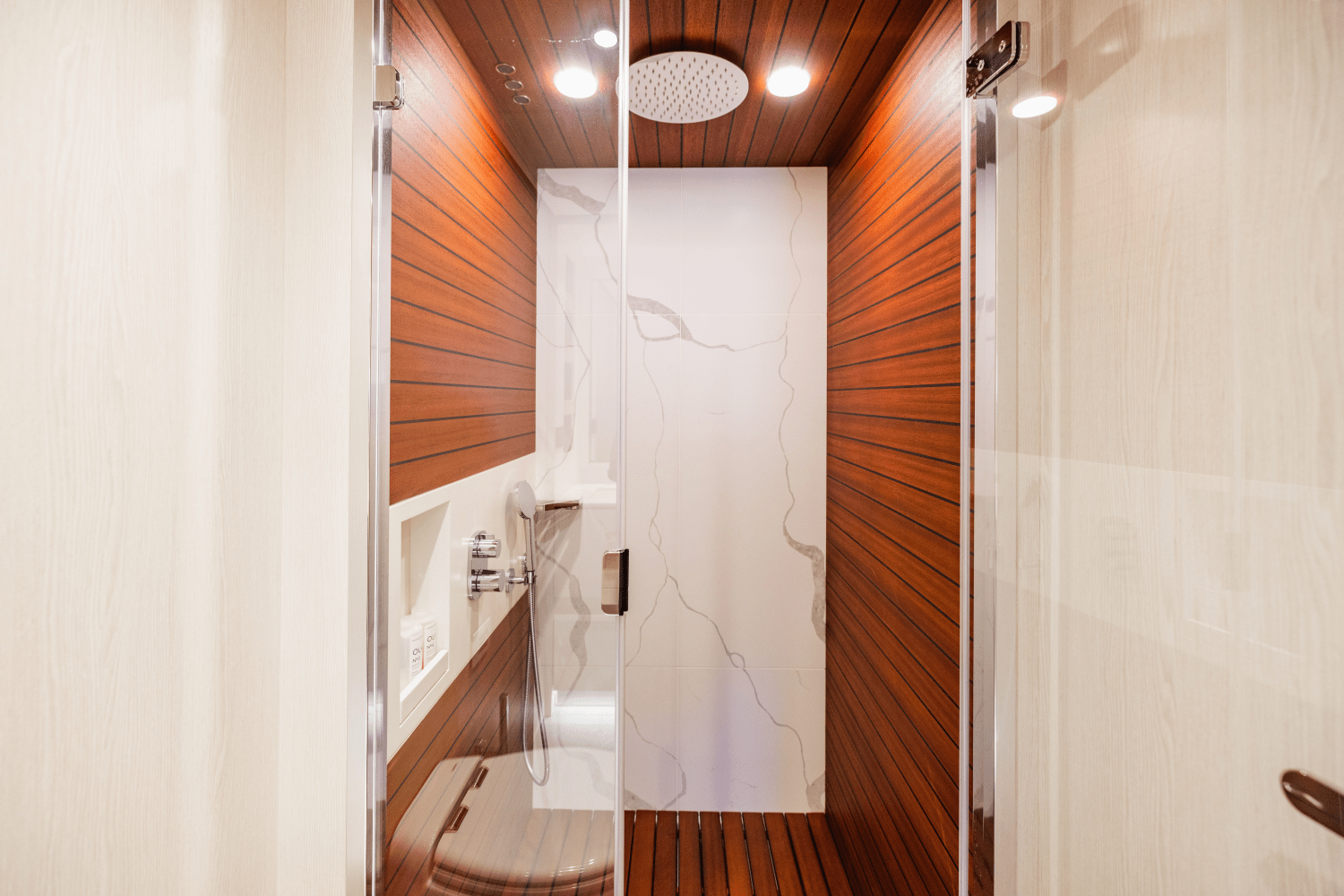 Slide: The Image of Azimut 78 FLY 2023 - 109