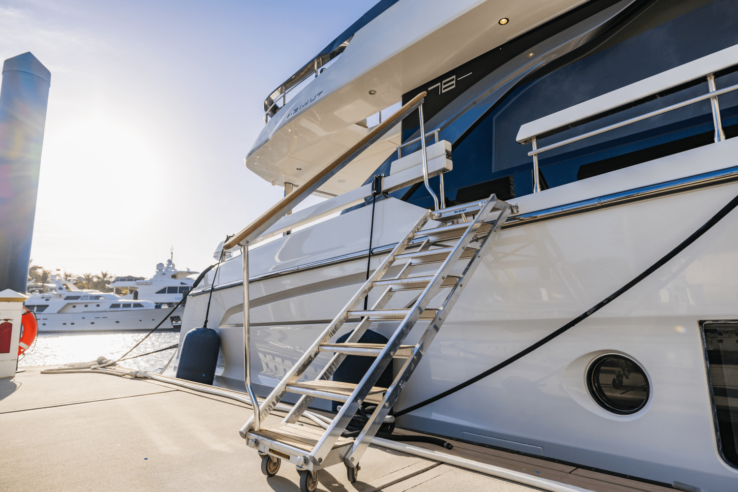 Slide: The Image of Azimut 78 FLY 2023 - 11