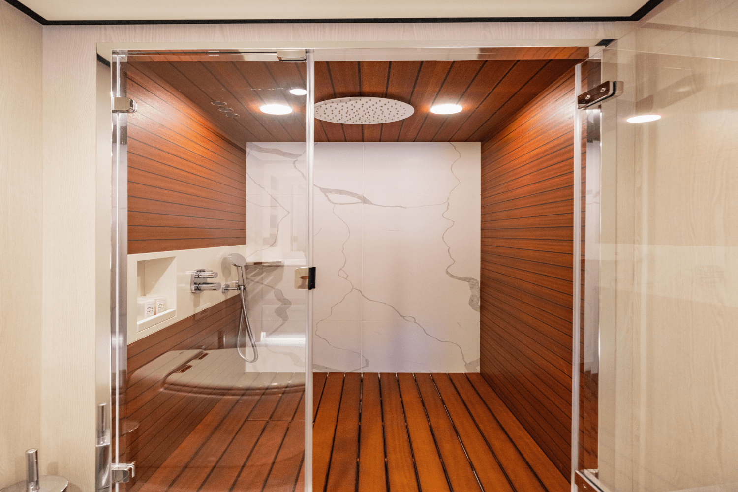 Slide: The Image of Azimut 78 FLY 2023 - 111