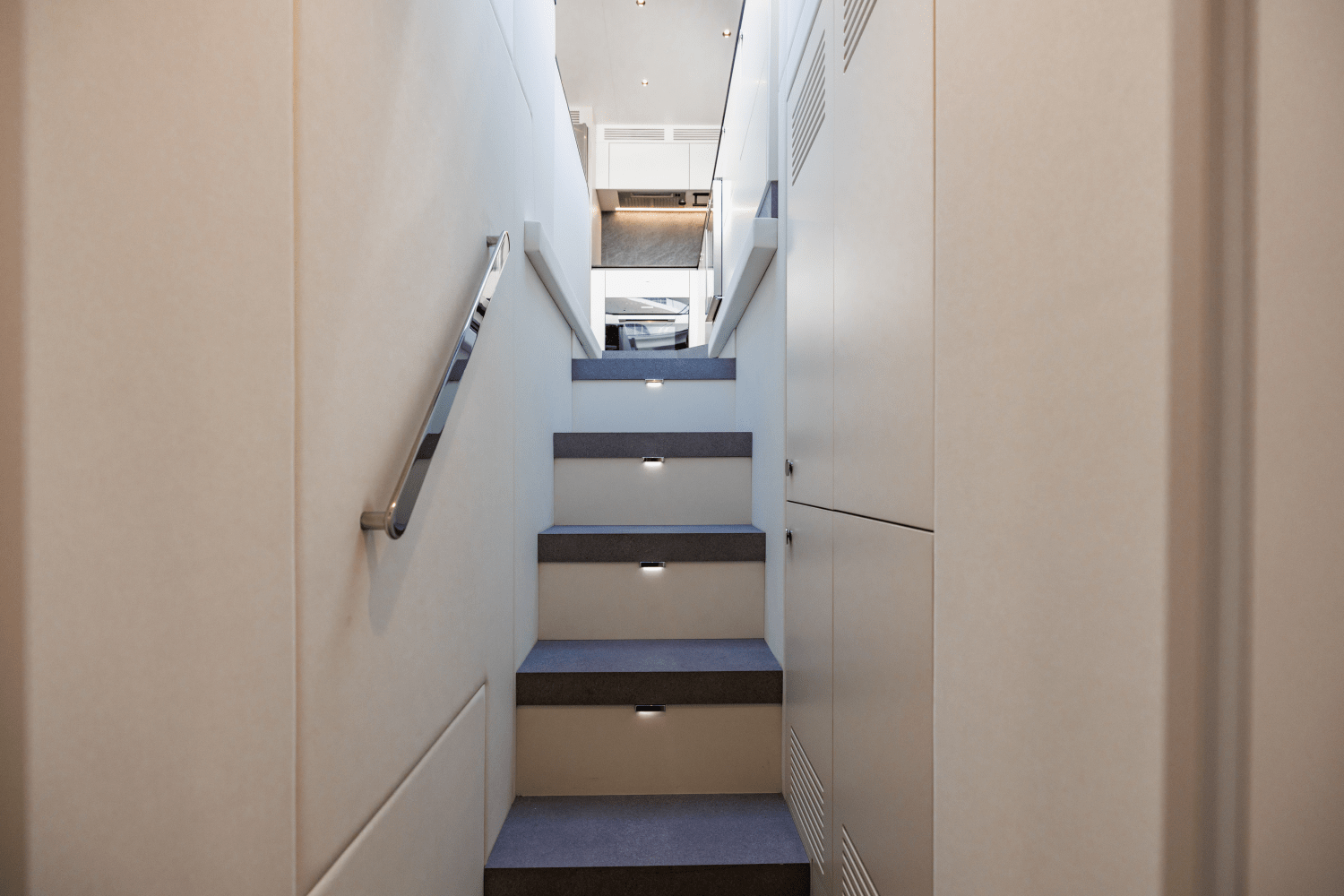 Slide: The Image of Azimut 78 FLY 2023 - 114