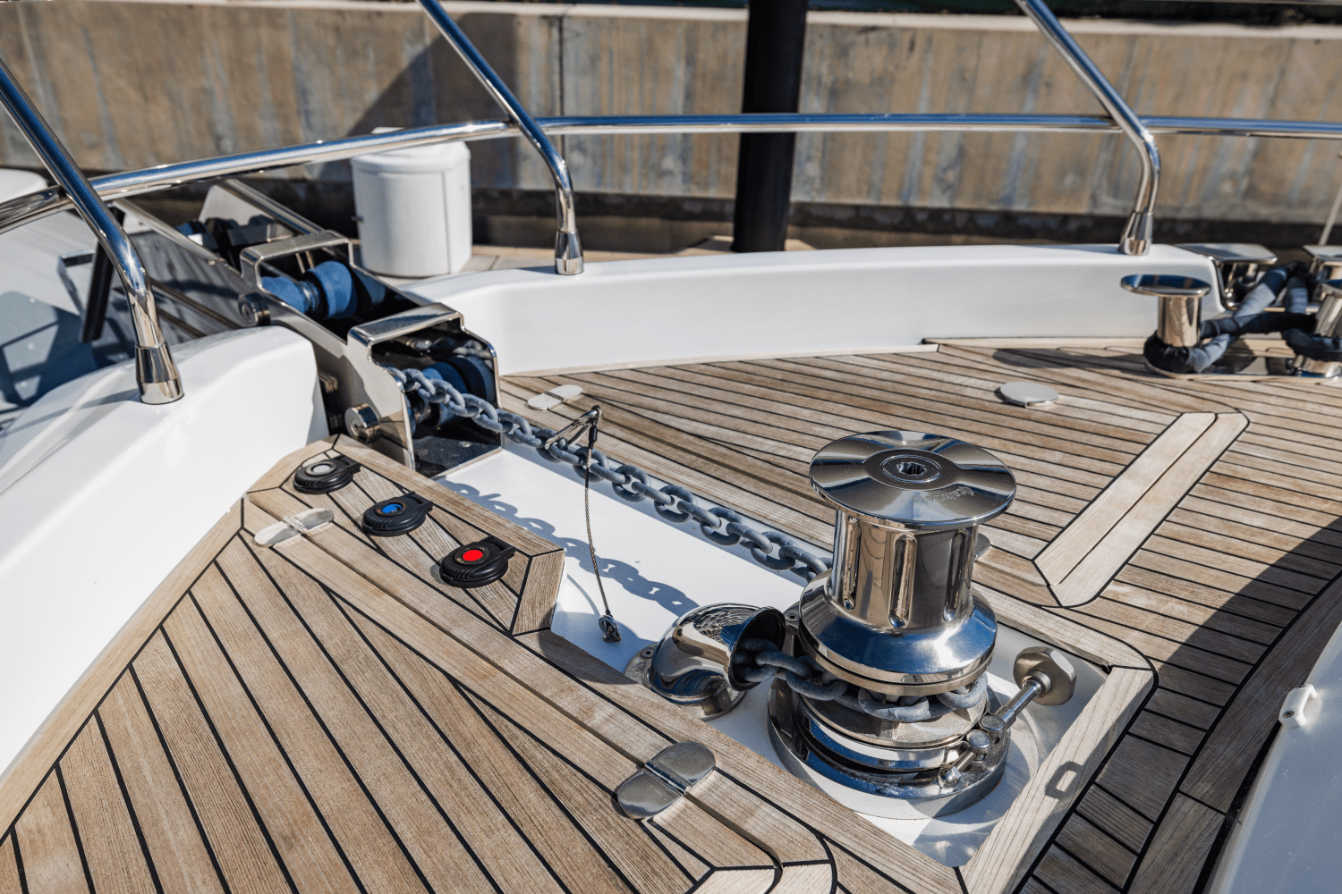 Slide: The Image of Azimut 78 FLY 2023 - 12