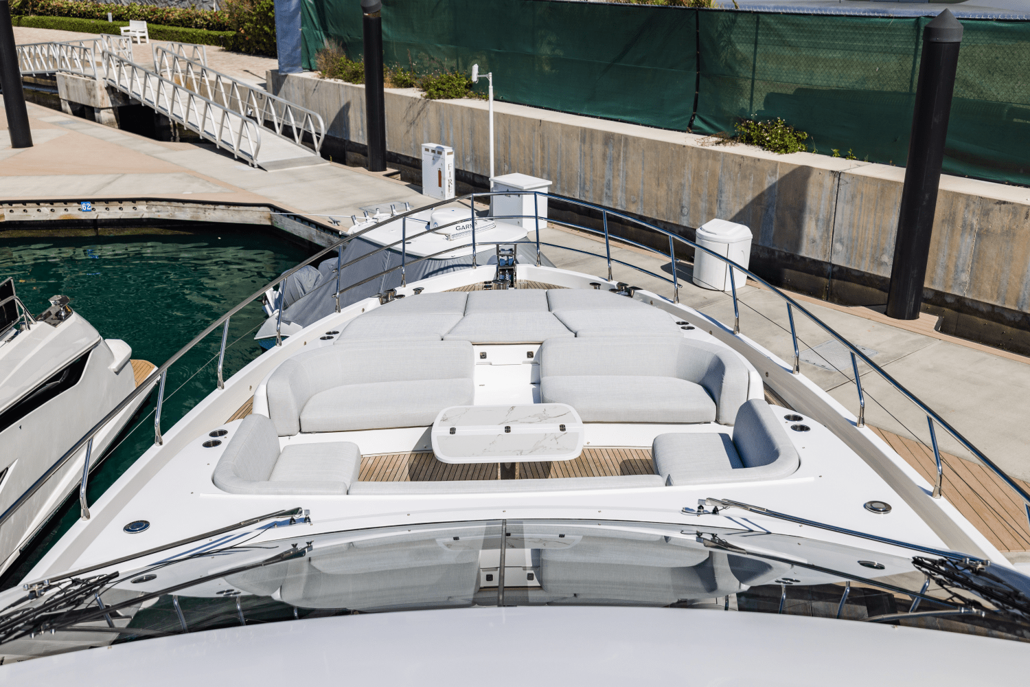 Slide: The Image of Azimut 78 FLY 2023 - 13