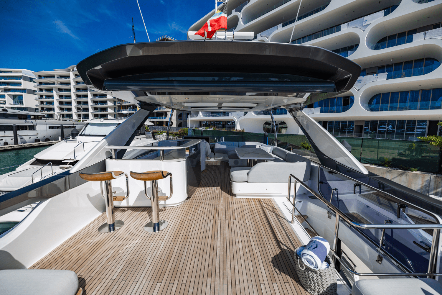 Slide: The Image of Azimut 78 FLY 2023 - 23