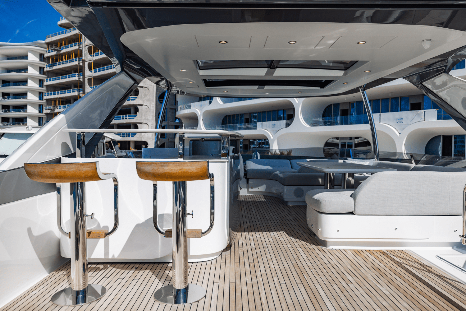 Slide: The Image of Azimut 78 FLY 2023 - 26