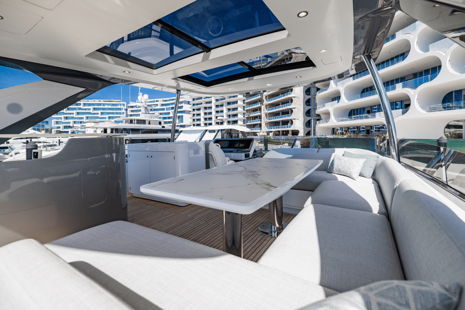 Slide: The Image of Azimut 78 FLY 2023 - 27