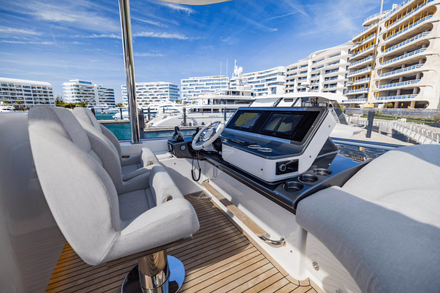Slide: The Image of Azimut 78 FLY 2023 - 33
