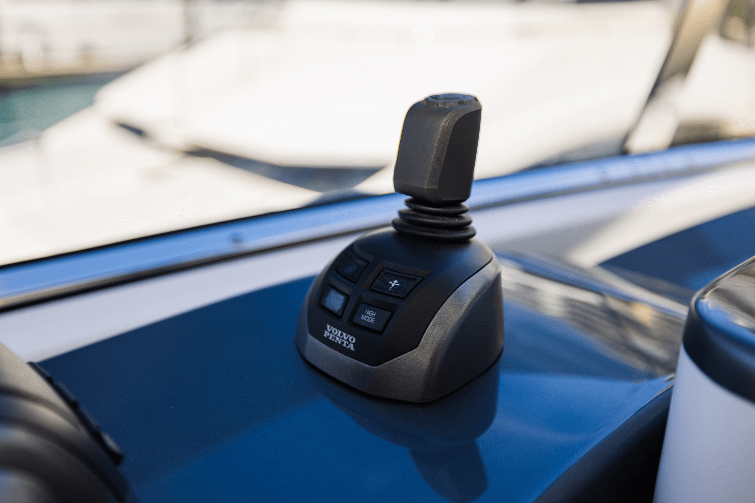 Slide: The Image of Azimut 78 FLY 2023 - 34
