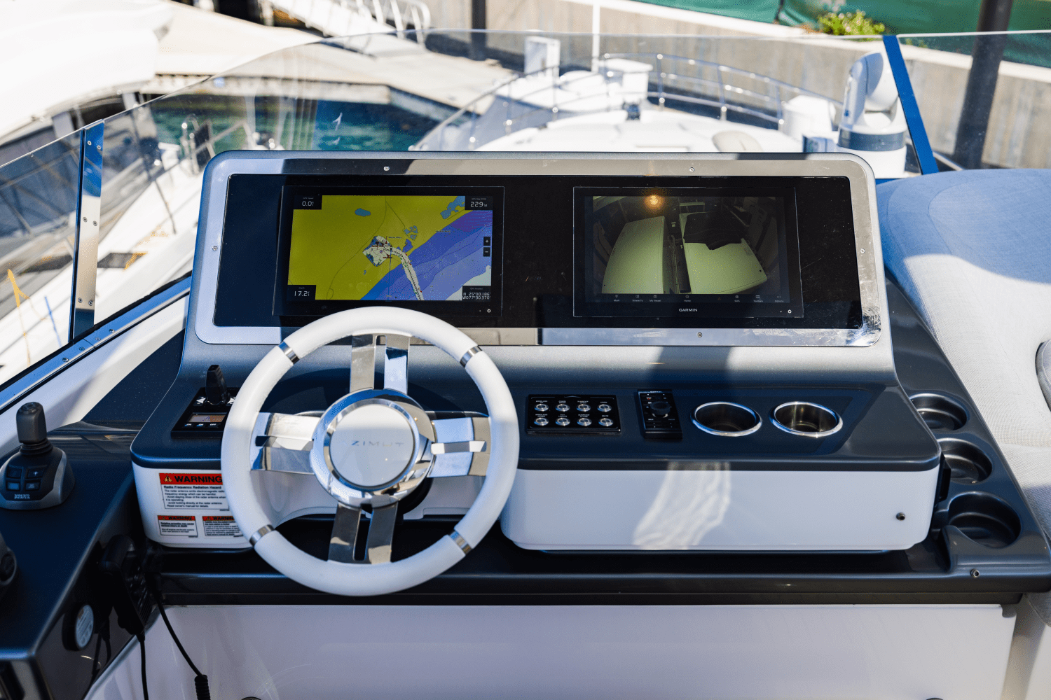 Slide: The Image of Azimut 78 FLY 2023 - 35