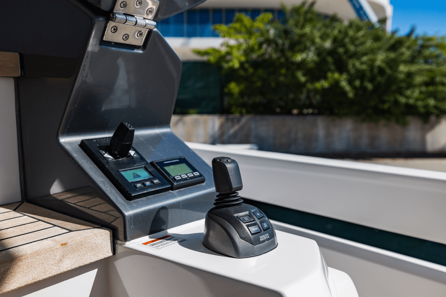 Slide: The Image of Azimut 78 FLY 2023 - 37