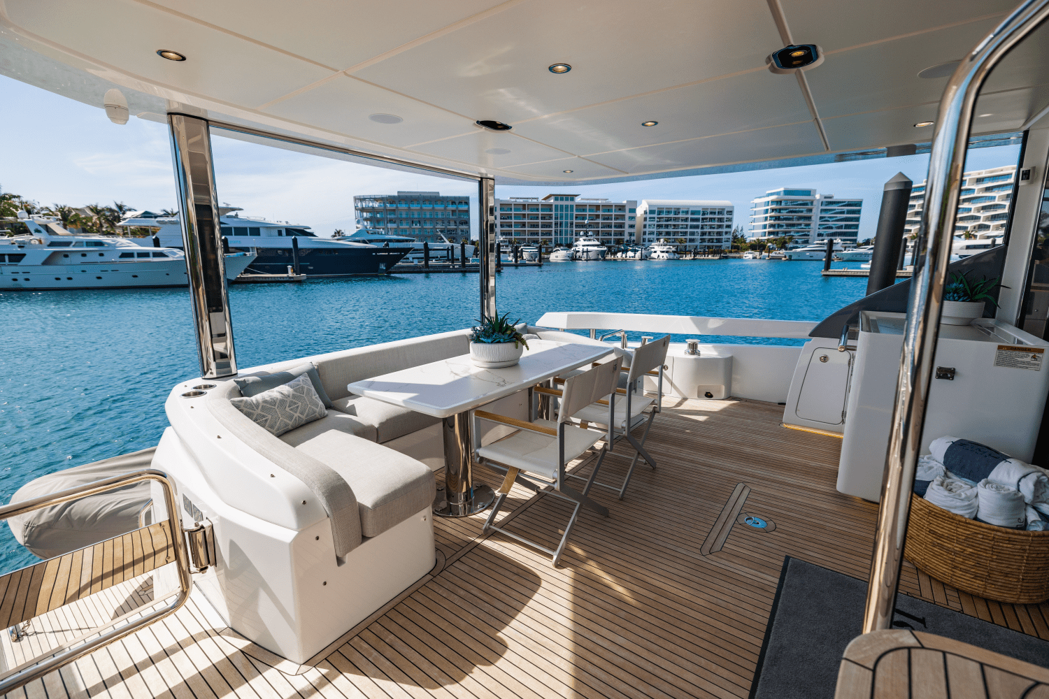 Slide: The Image of Azimut 78 FLY 2023 - 41