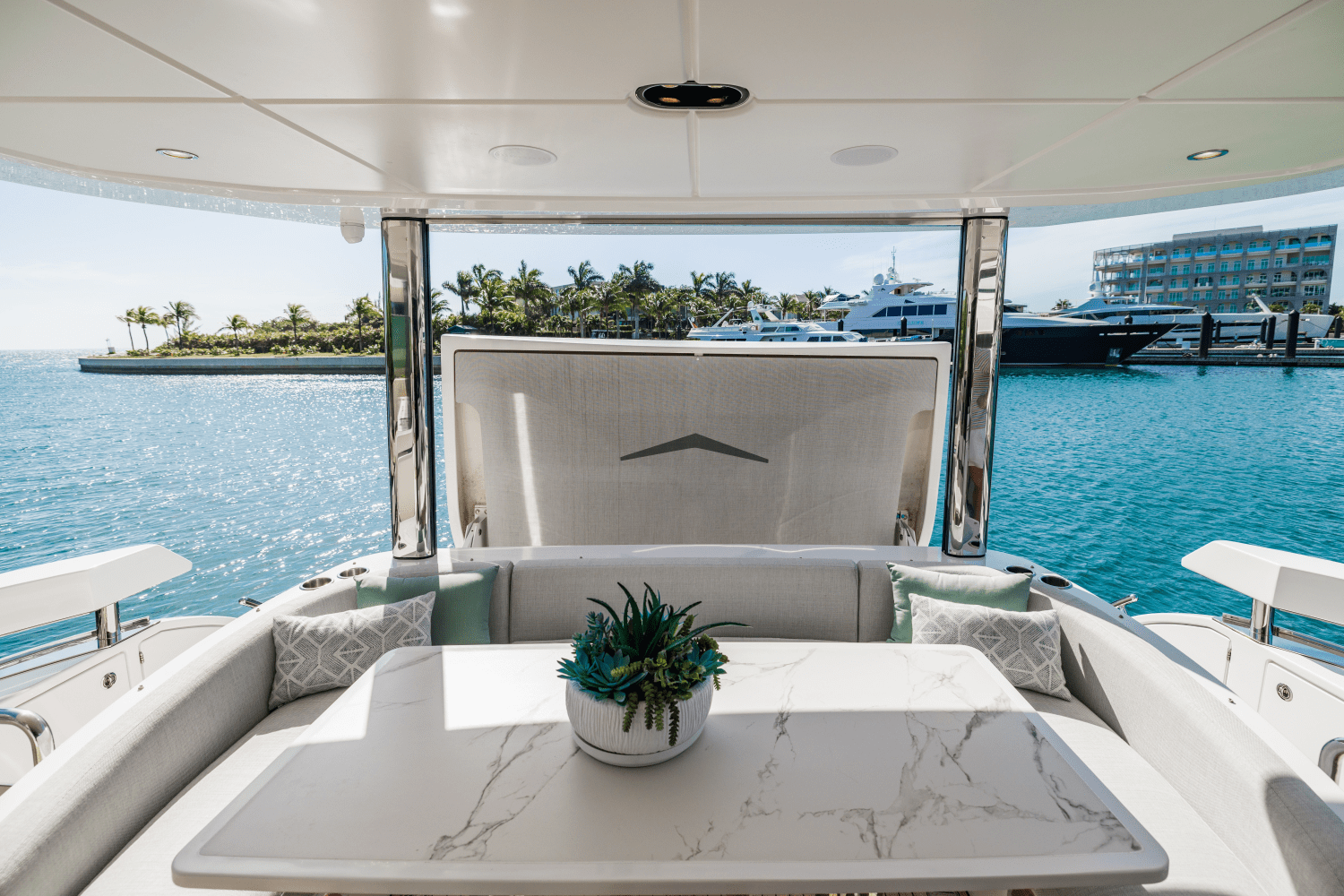 Slide: The Image of Azimut 78 FLY 2023 - 49