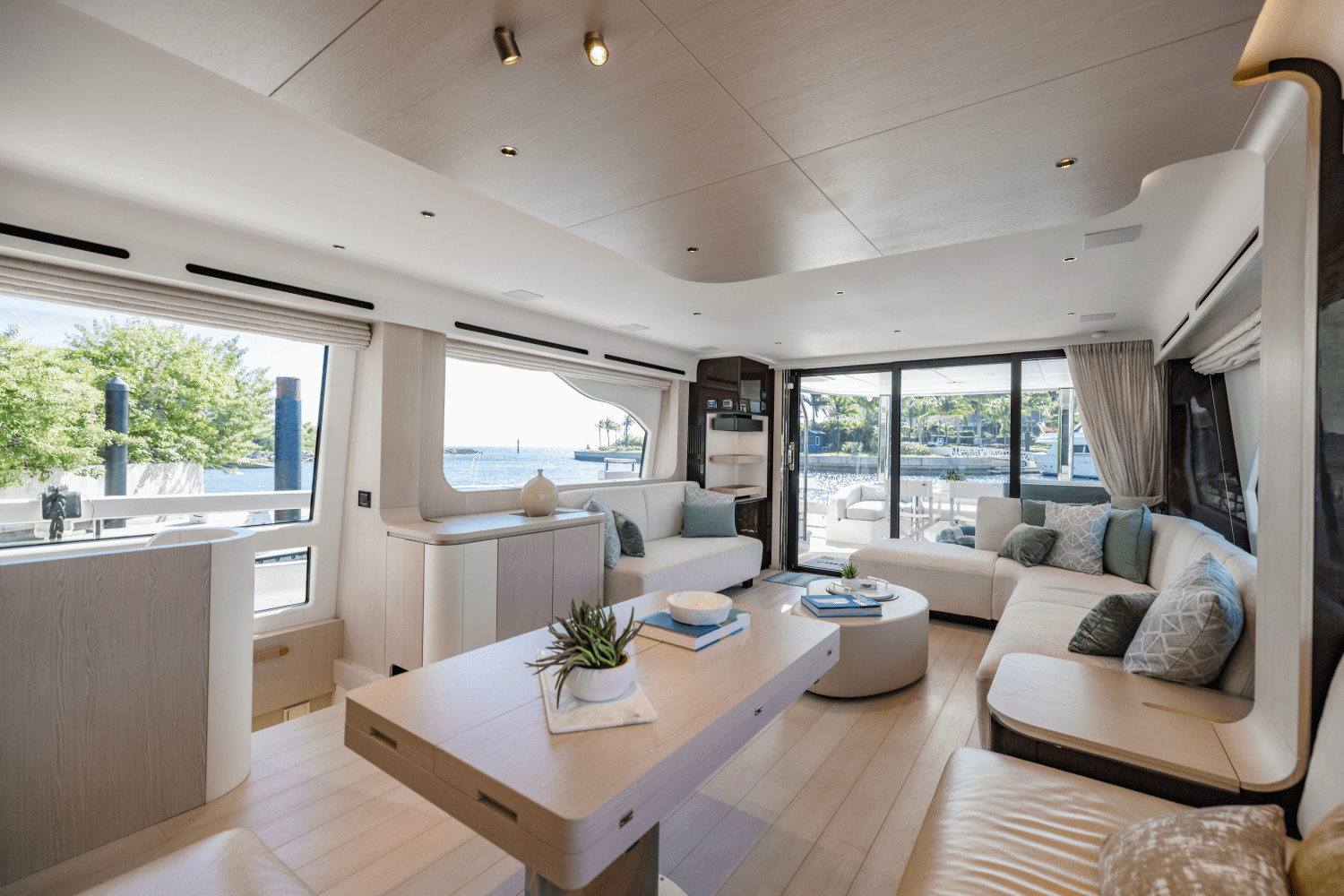 Slide: The Image of Azimut 78 FLY 2023 - 66