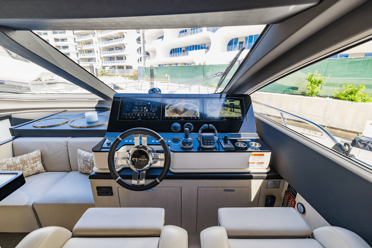Slide: The Image of Azimut 78 FLY 2023 - 69
