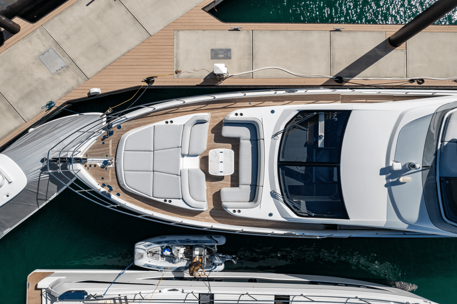 Slide: The Image of Azimut 78 FLY 2023 - 7