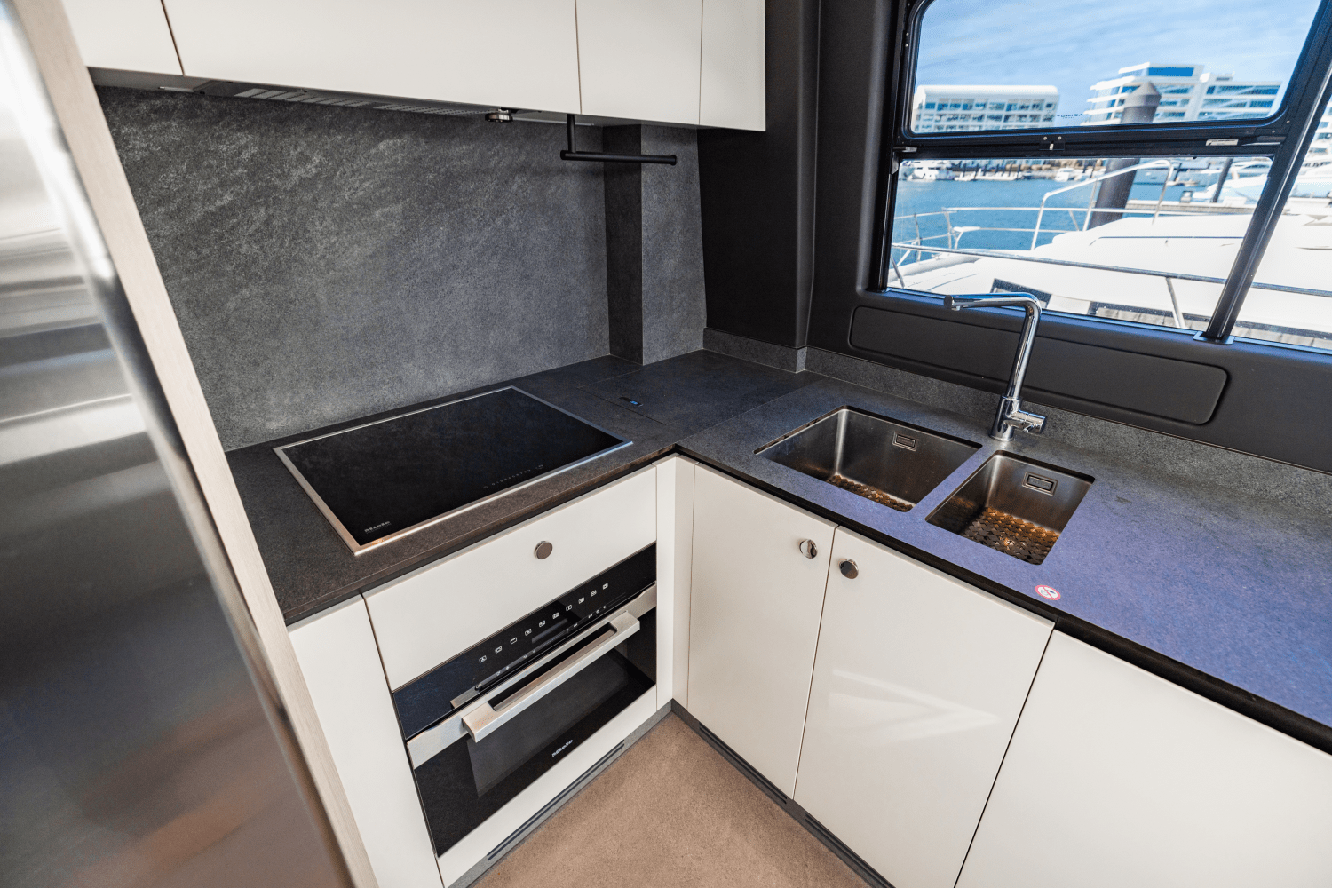 Slide: The Image of Azimut 78 FLY 2023 - 75