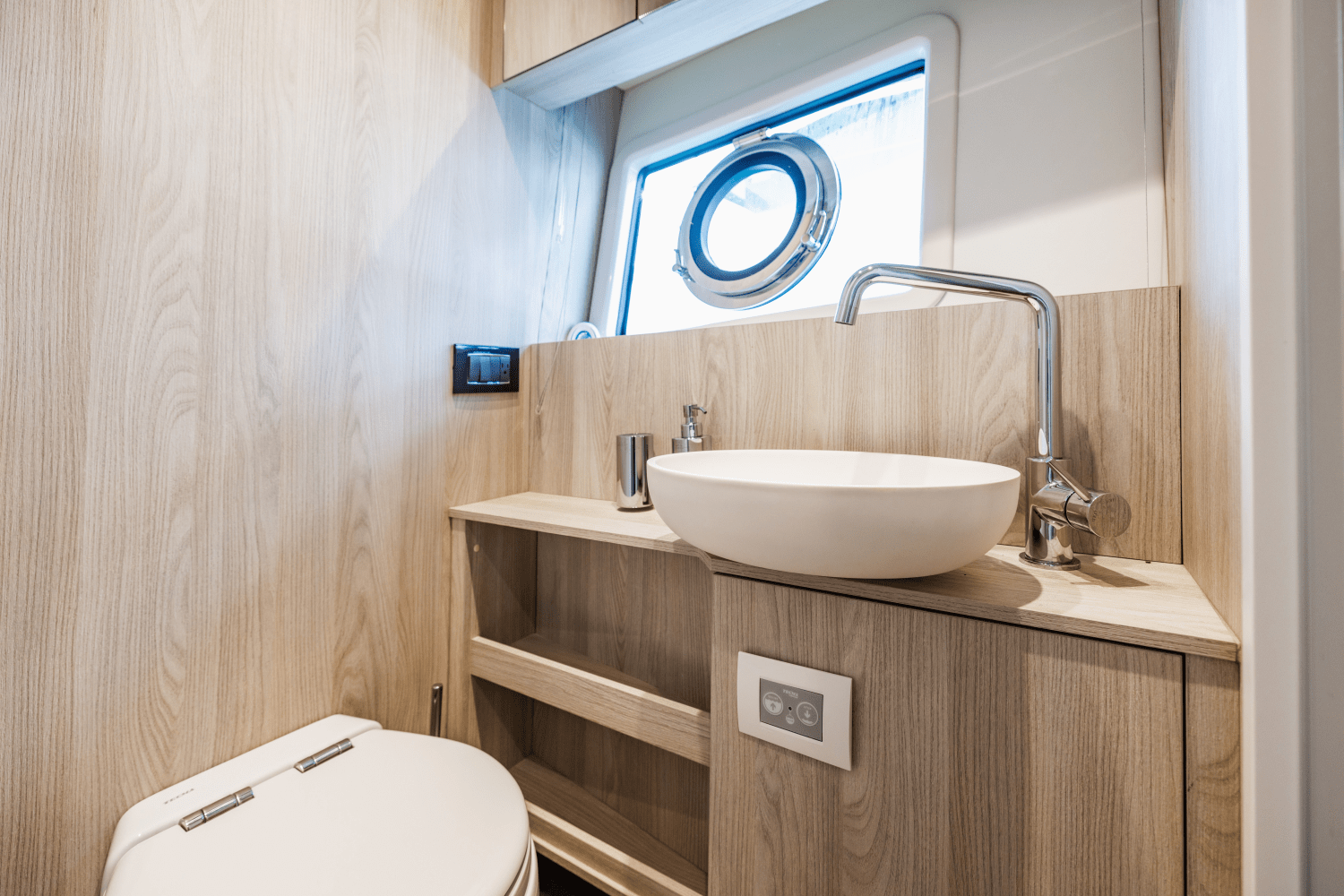 Slide: The Image of Azimut 78 FLY 2023 - 84