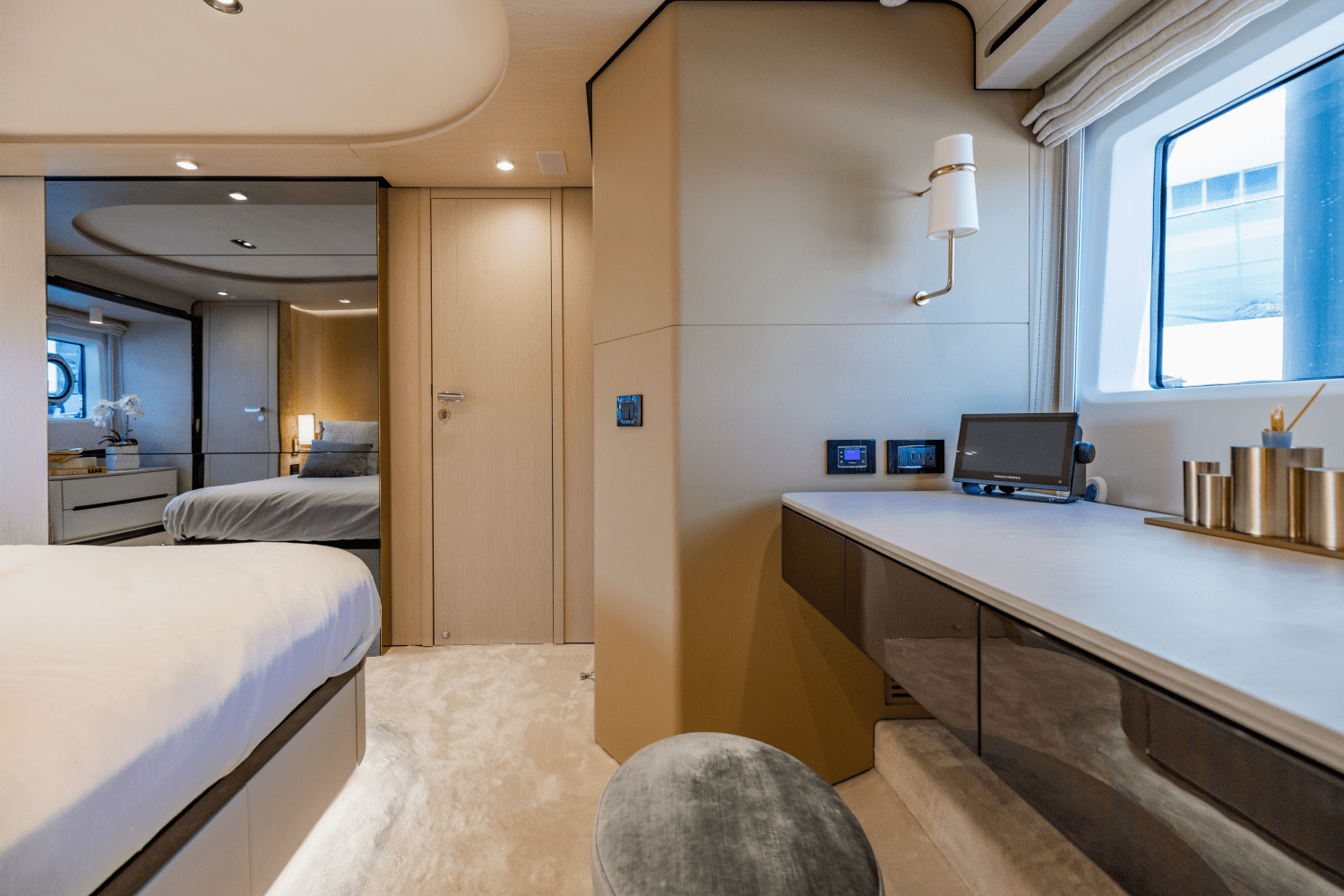 Slide: The Image of Azimut 78 FLY 2023 - 90