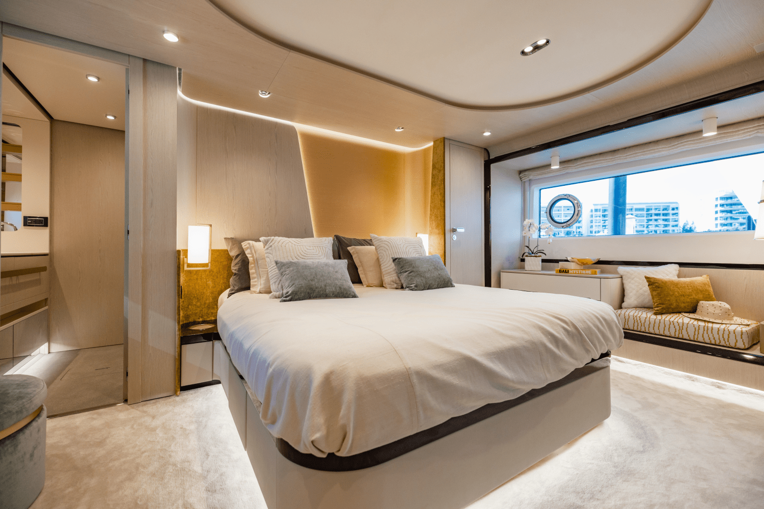 Slide: The Image of Azimut 78 FLY 2023 - 91