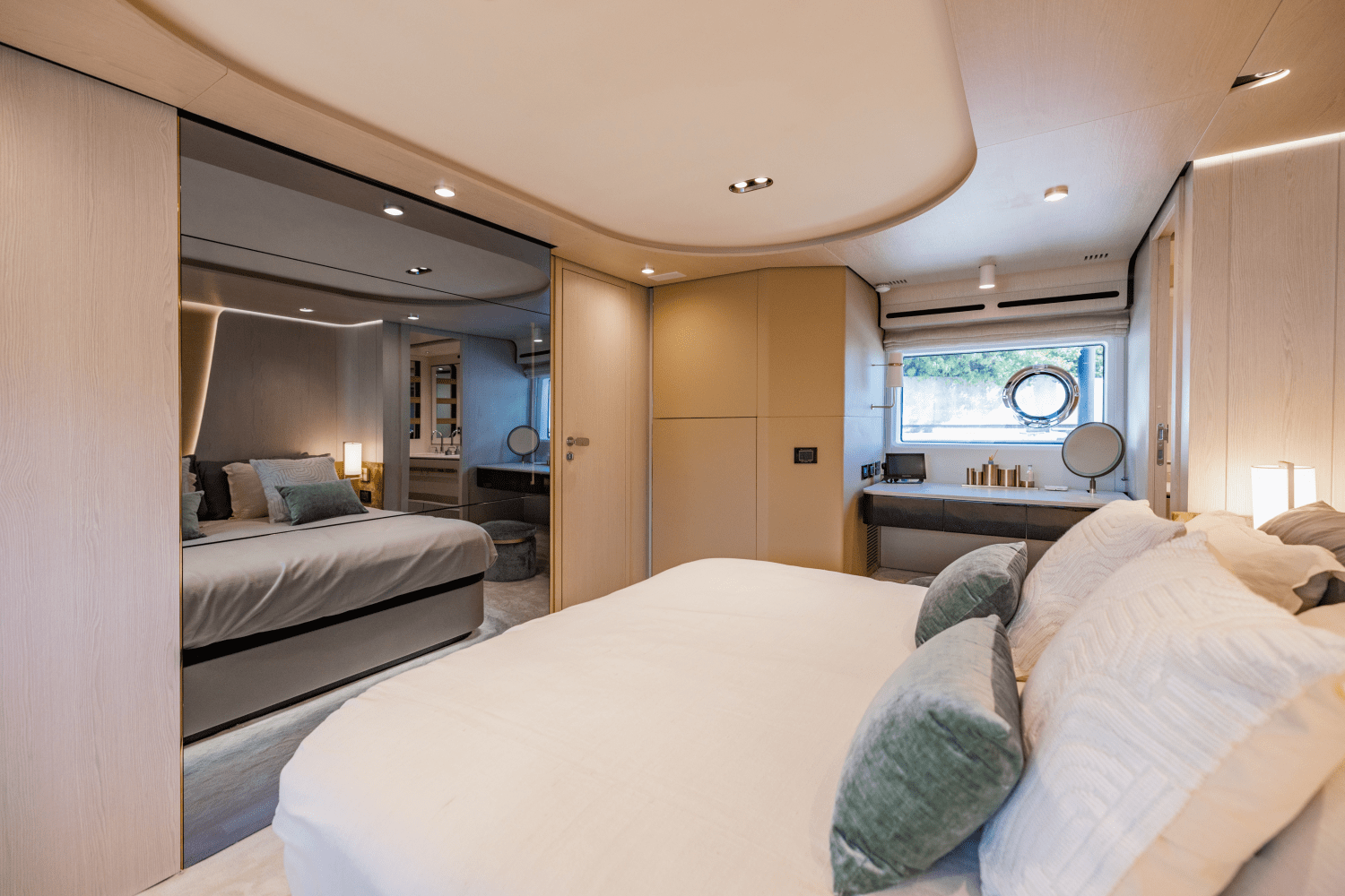 Slide: The Image of Azimut 78 FLY 2023 - 92