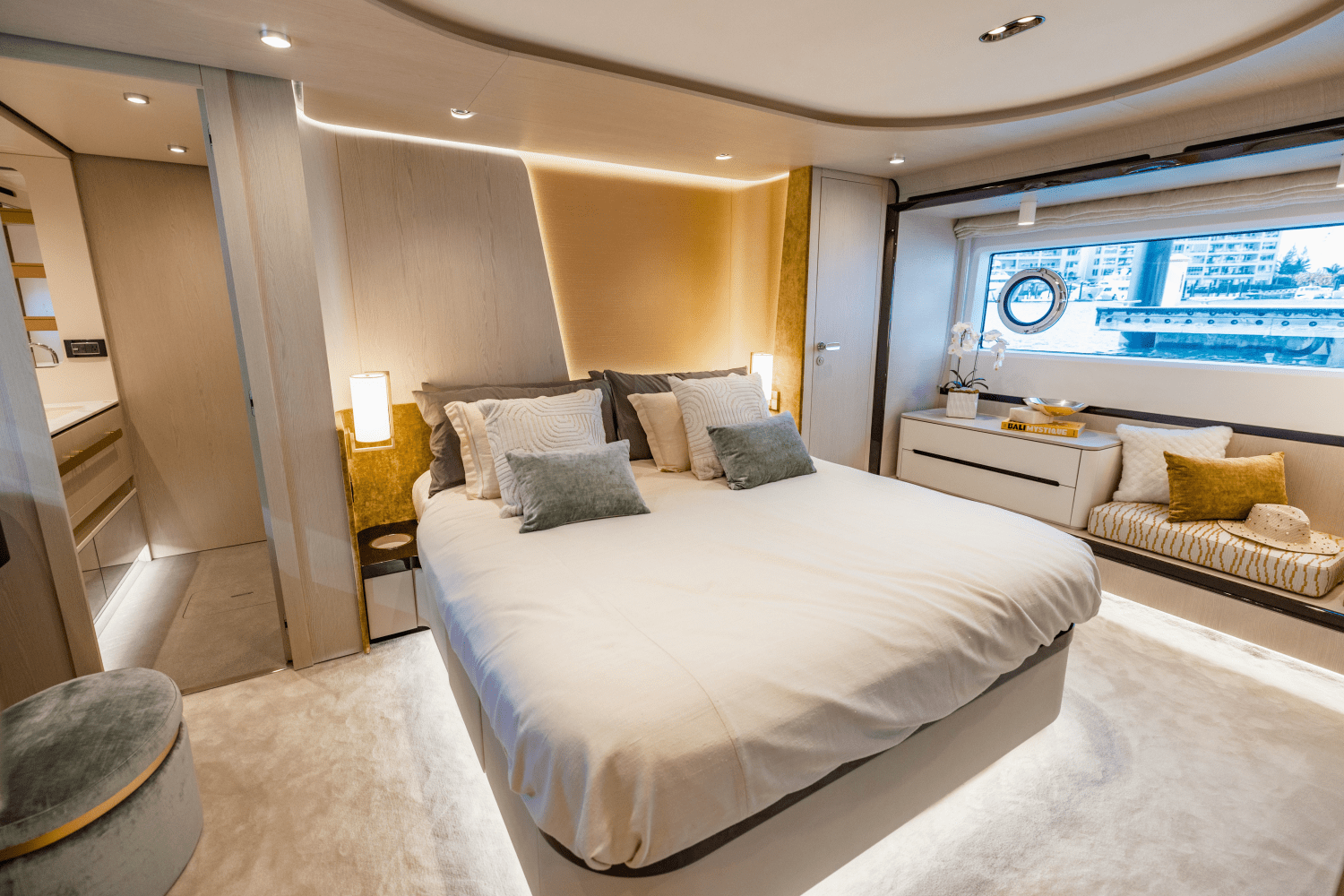 Slide: The Image of Azimut 78 FLY 2023 - 93