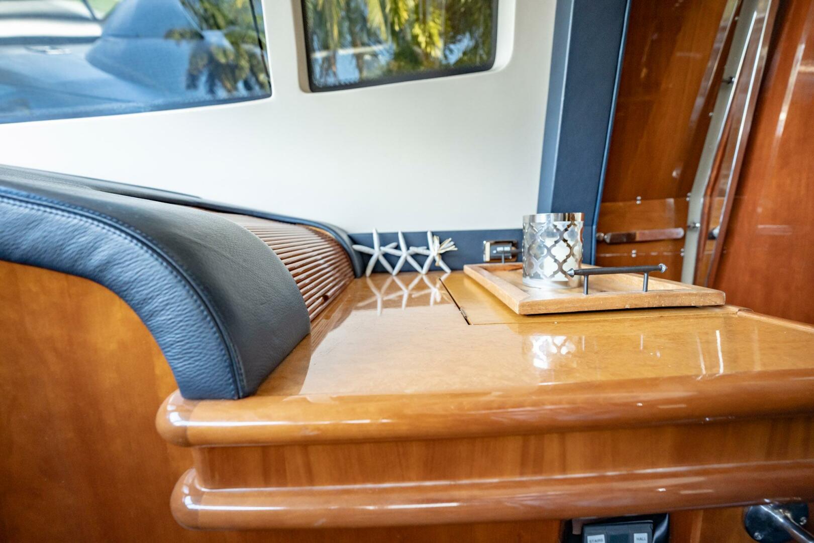 Slide: The Image of Azimut 80 Carat 2003 - 16