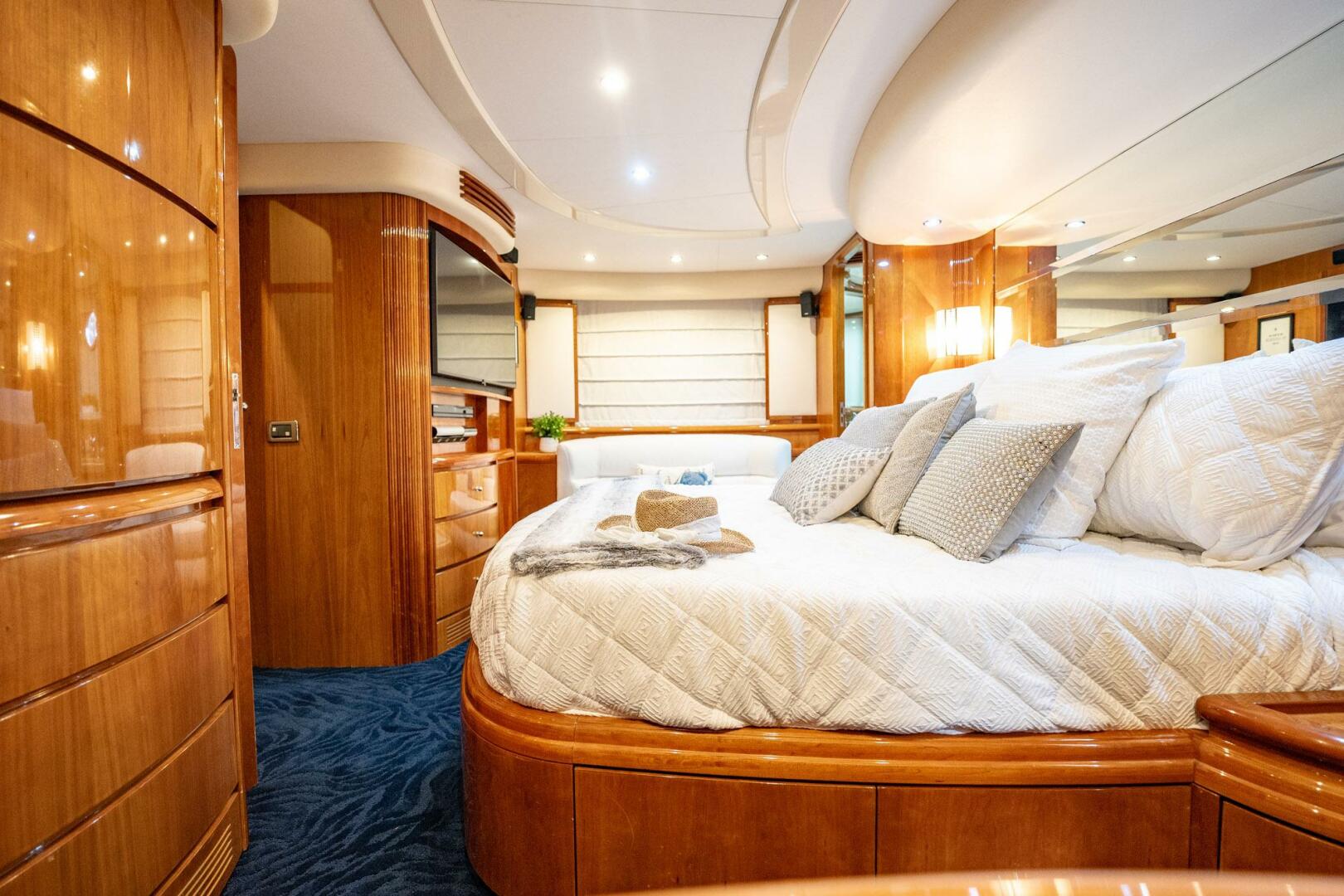 Slide: The Image of Azimut 80 Carat 2003 - 21
