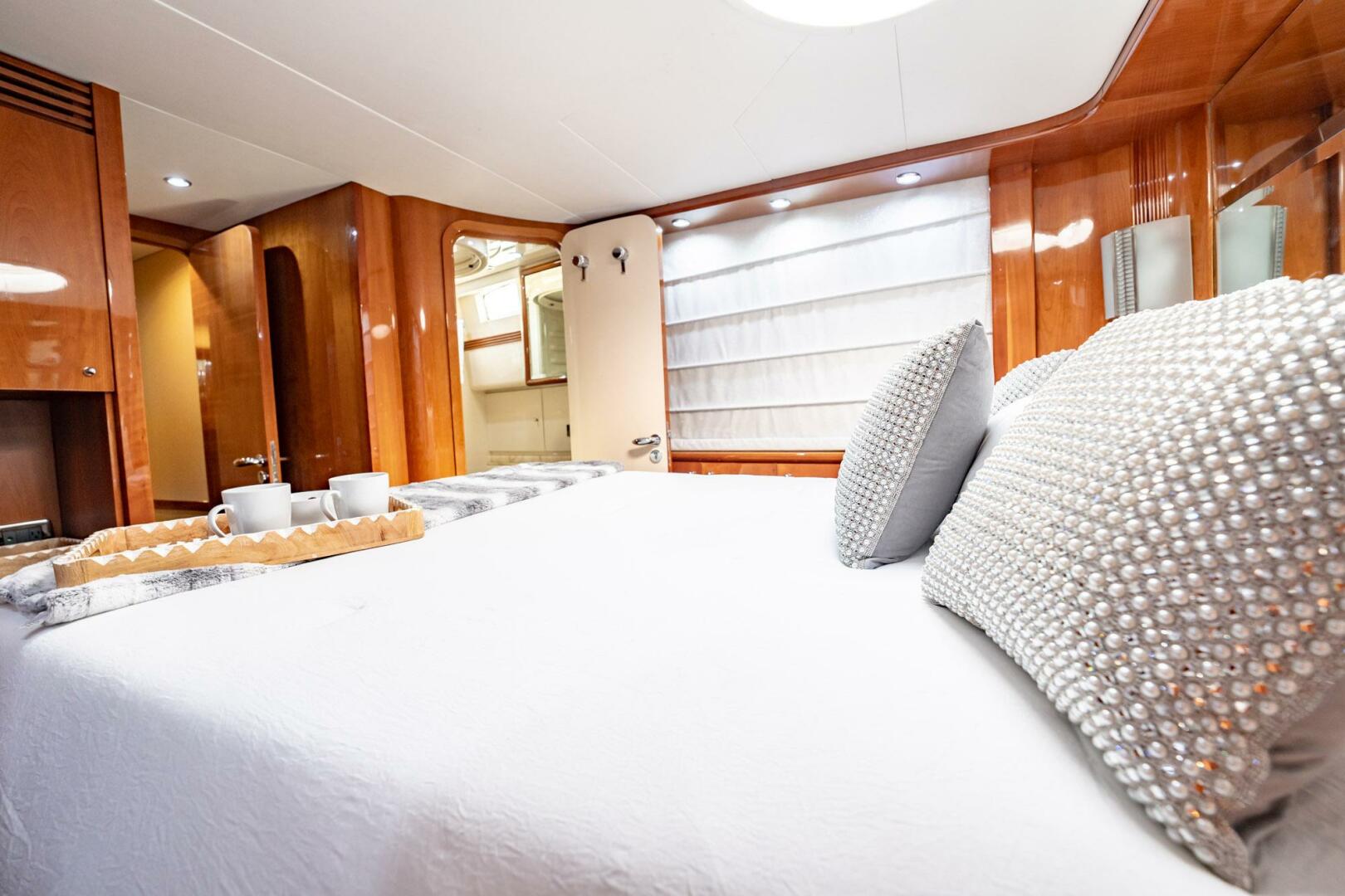 Slide: The Image of Azimut 80 Carat 2003 - 34