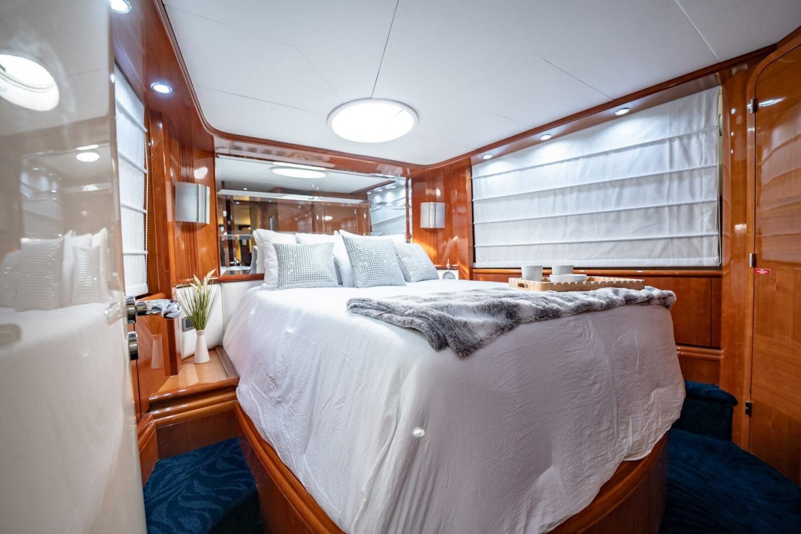 Slide: The Image of Azimut 80 Carat 2003 - 35