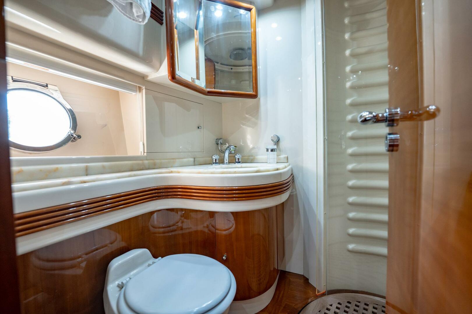 Slide: The Image of Azimut 80 Carat 2003 - 40