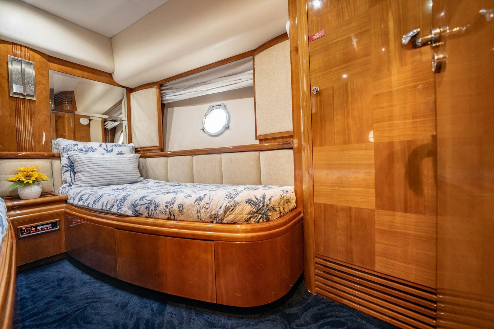 Slide: The Image of Azimut 80 Carat 2003 - 42