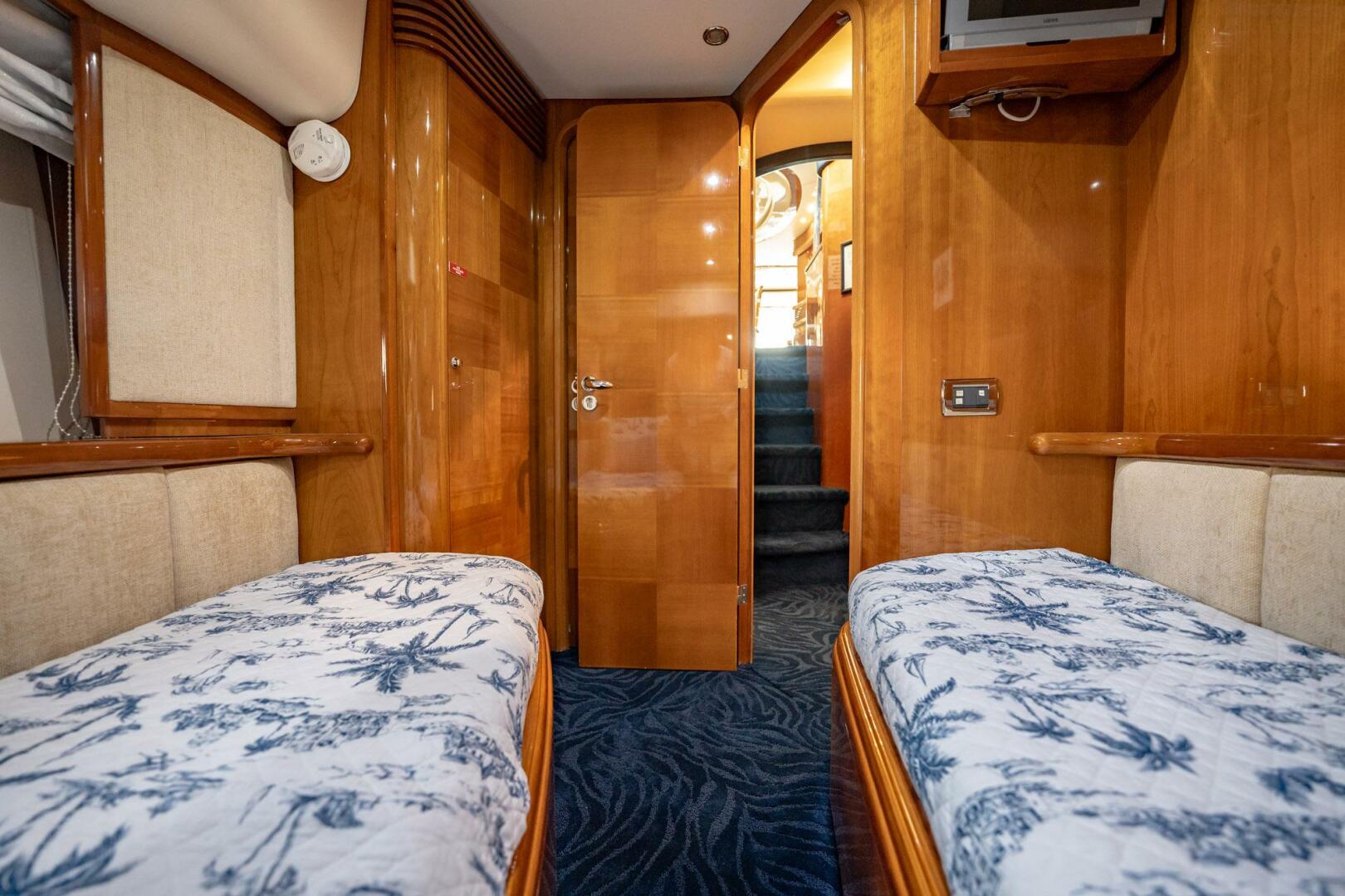 Slide: The Image of Azimut 80 Carat 2003 - 43