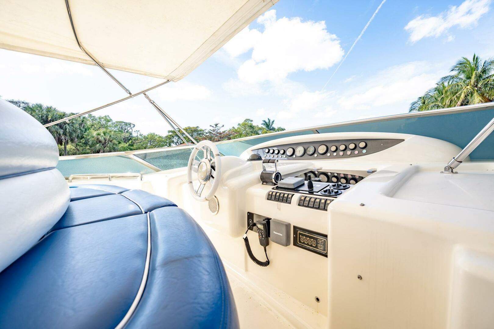 Slide: The Image of Azimut 80 Carat 2003 - 56