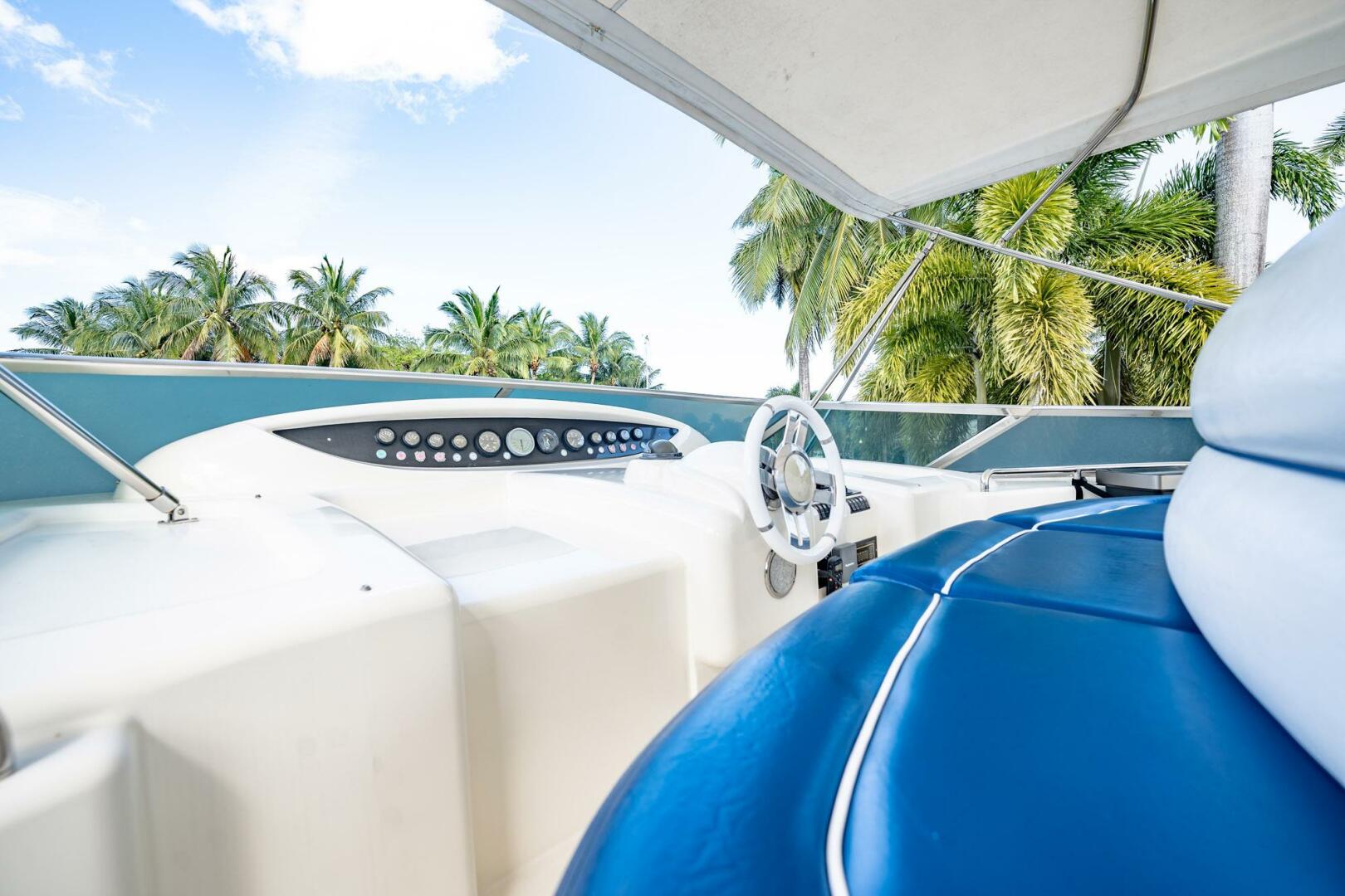Slide: The Image of Azimut 80 Carat 2003 - 58