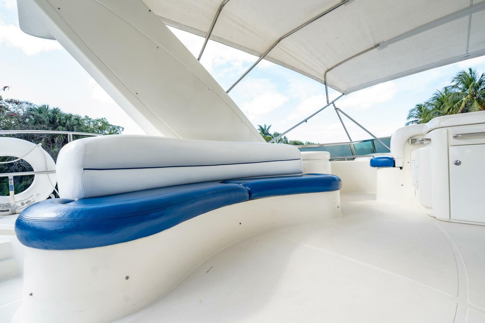 Slide: The Image of Azimut 80 Carat 2003 - 59