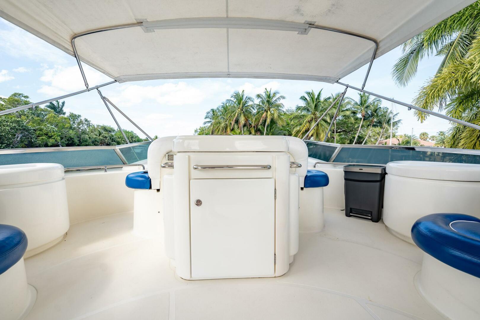 Slide: The Image of Azimut 80 Carat 2003 - 60