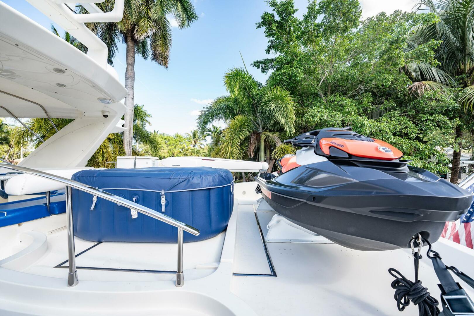 Slide: The Image of Azimut 80 Carat 2003 - 64