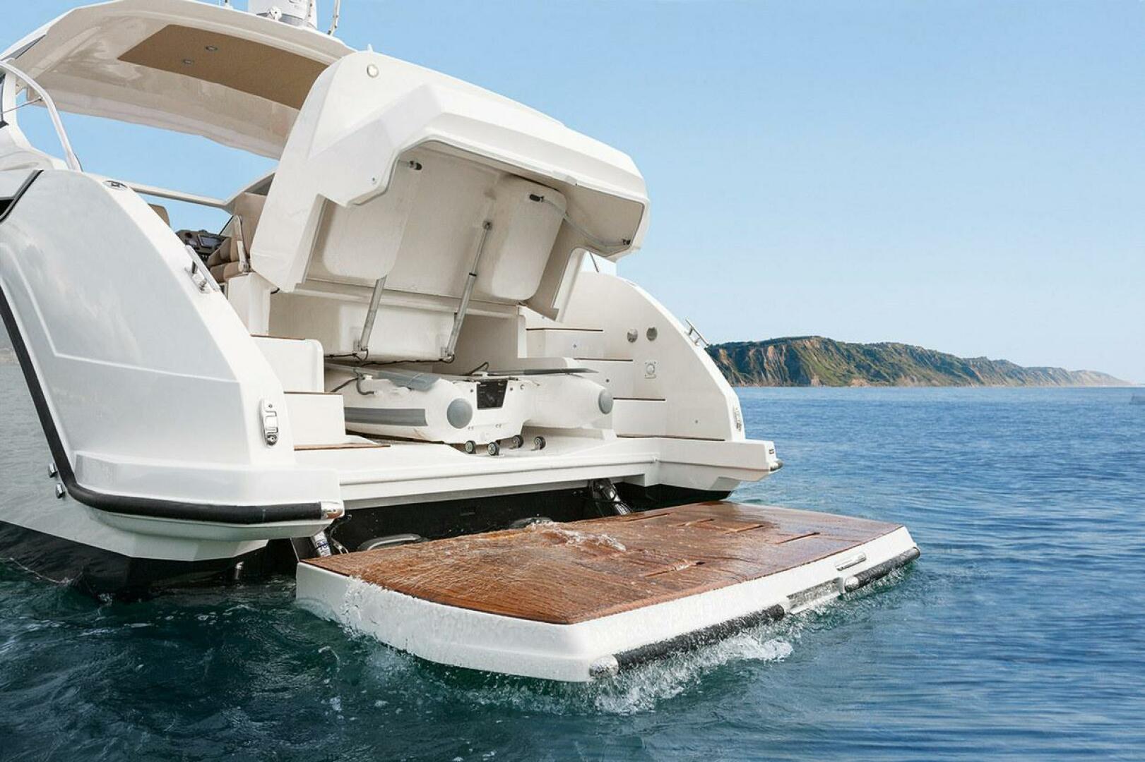 Slide: The Image of Azimut Atlantis 2018 - 5063507