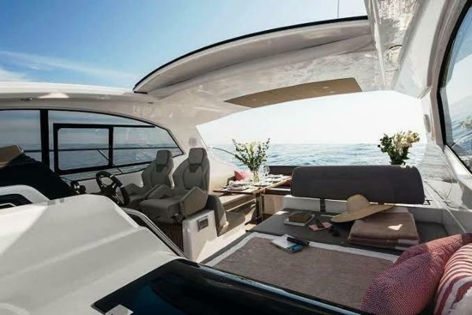 Slide: The Image of Azimut Atlantis 2018 - 5063497