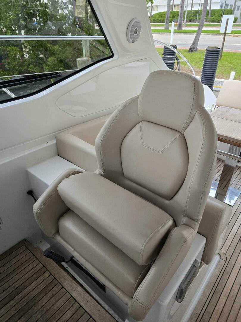 Slide: The Image of Azimut Atlantis 2018 - 5063498