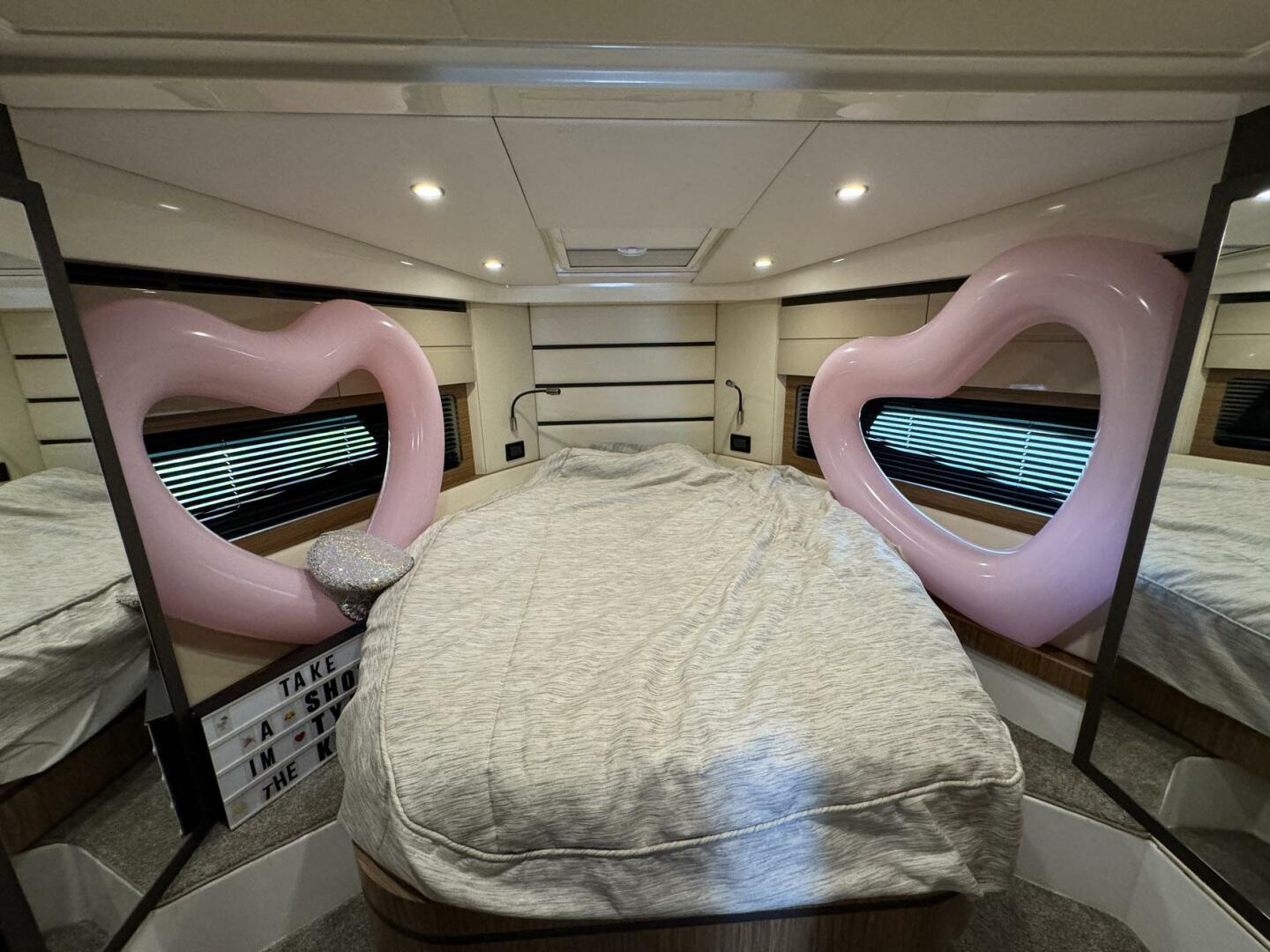 Slide: The Image of Azimut Atlantis 43 2015 - 4544006