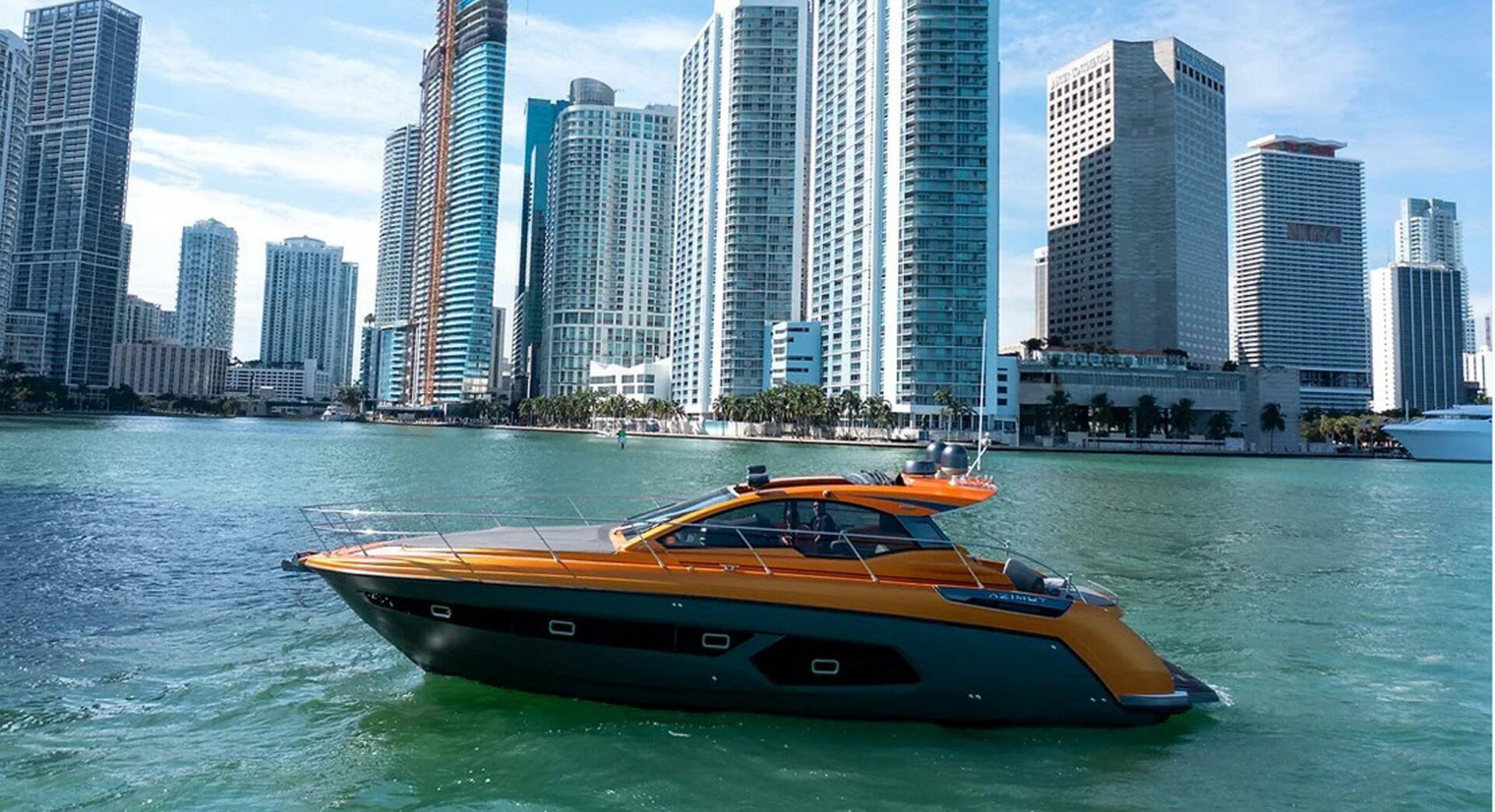 Slide: The Image of Azimut Atlantis 43 2015 - 4543995