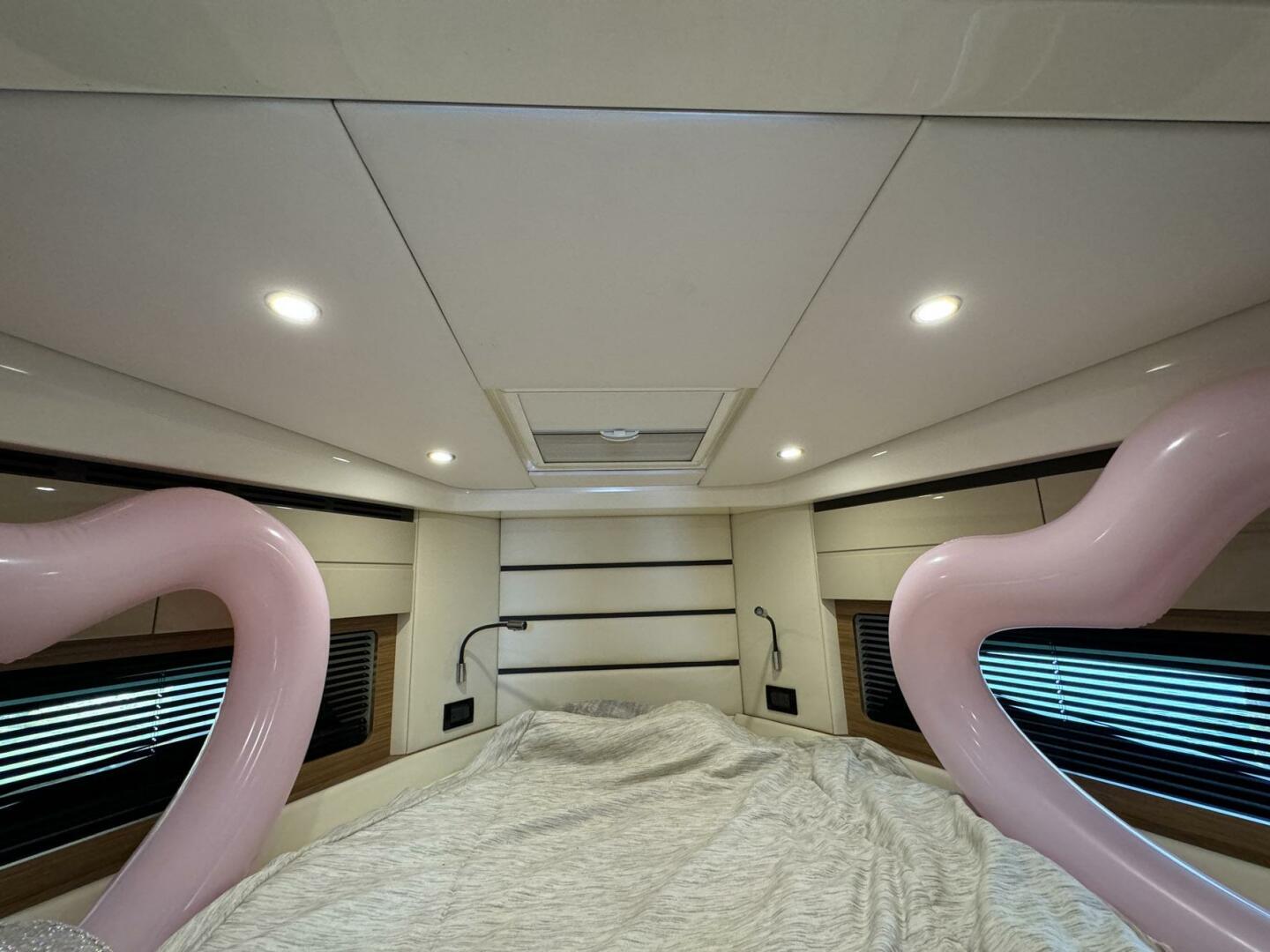 Slide: The Image of Azimut Atlantis 43 2015 - 4544007