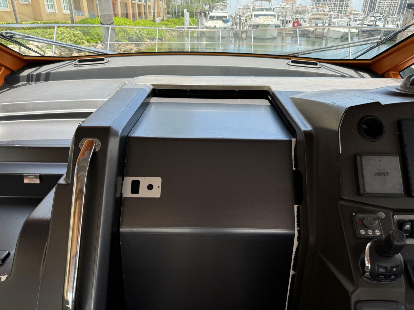 Slide: The Image of Azimut Atlantis 43 2015 - 4544034