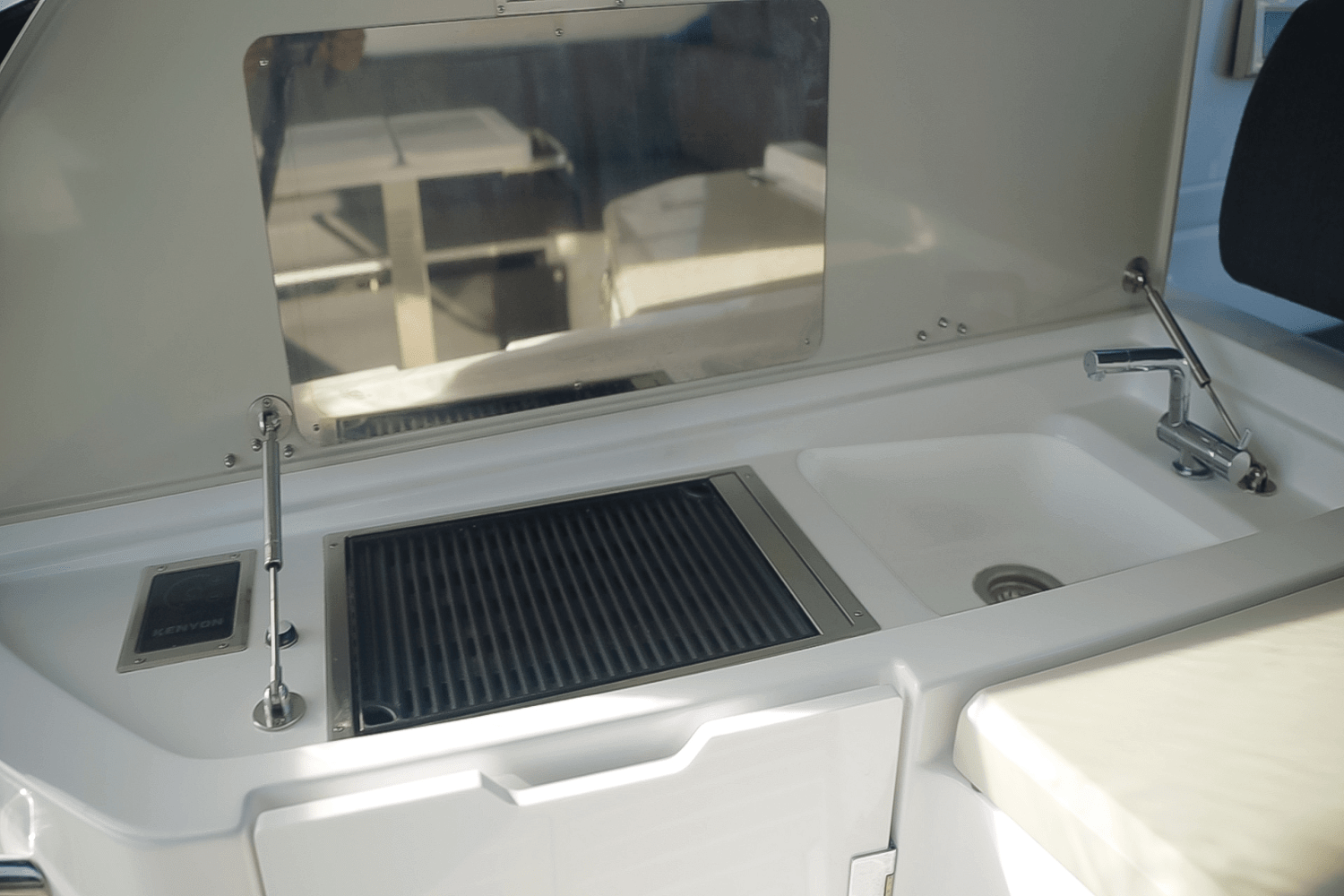 Slide: The Image of Azimut Atlantis 45 2022 - 12