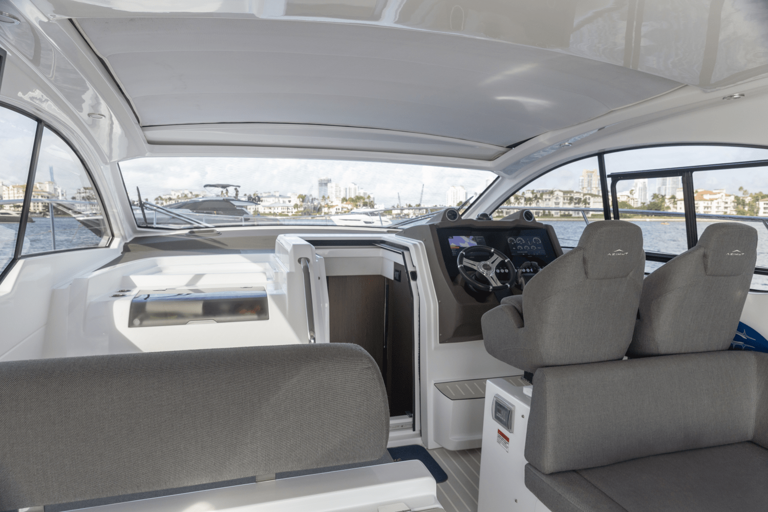 Slide: The Image of Azimut Atlantis 45 2022 - 14