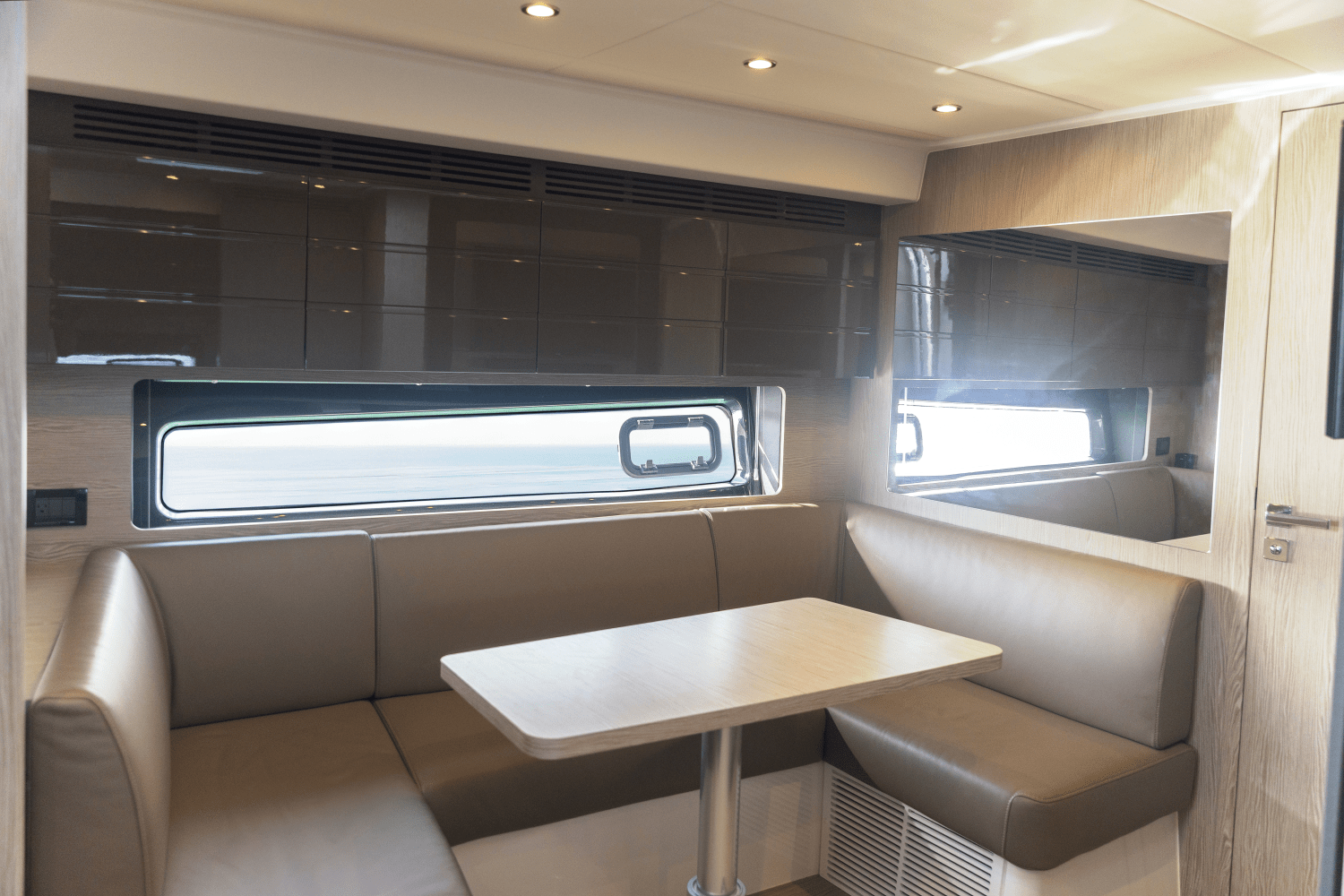 Slide: The Image of Azimut Atlantis 45 2022 - 20