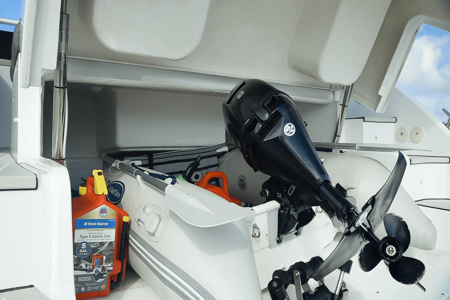 Slide: The Image of Azimut Atlantis 45 2022 - 9